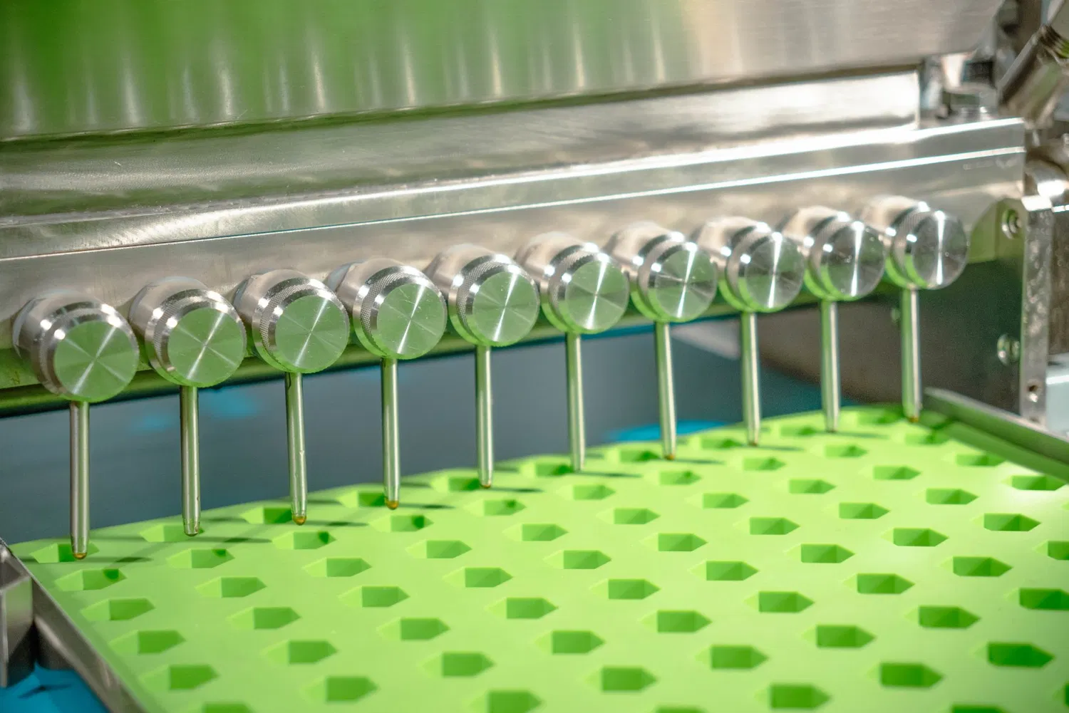 Semi-Automatic Hhc Gummies Jelly Candy Gummy Bear Gummy Lollipop Filling Making Machines