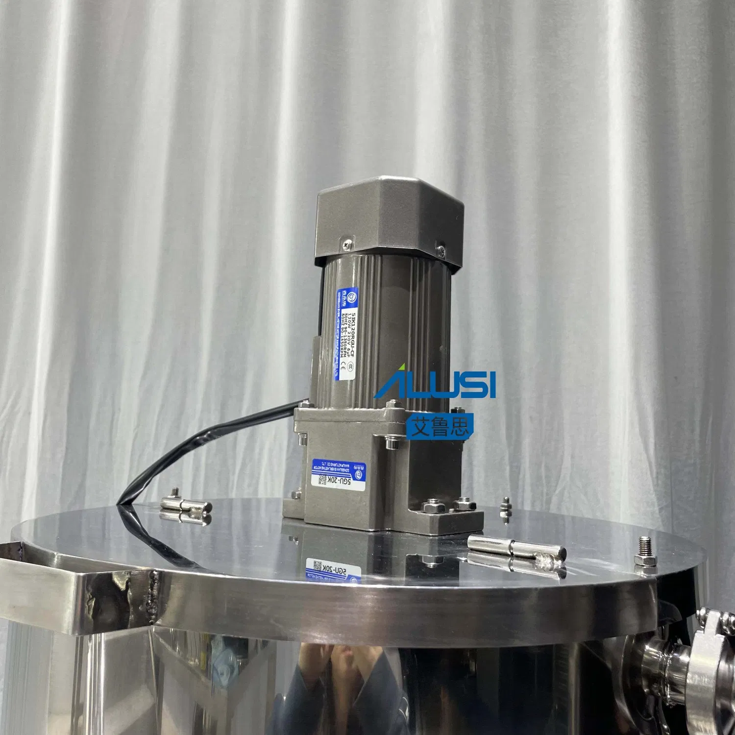 Semi Automatic Single Head Jelly Oil Paste Hot Filling Machine with Heating Tank and Mixing System